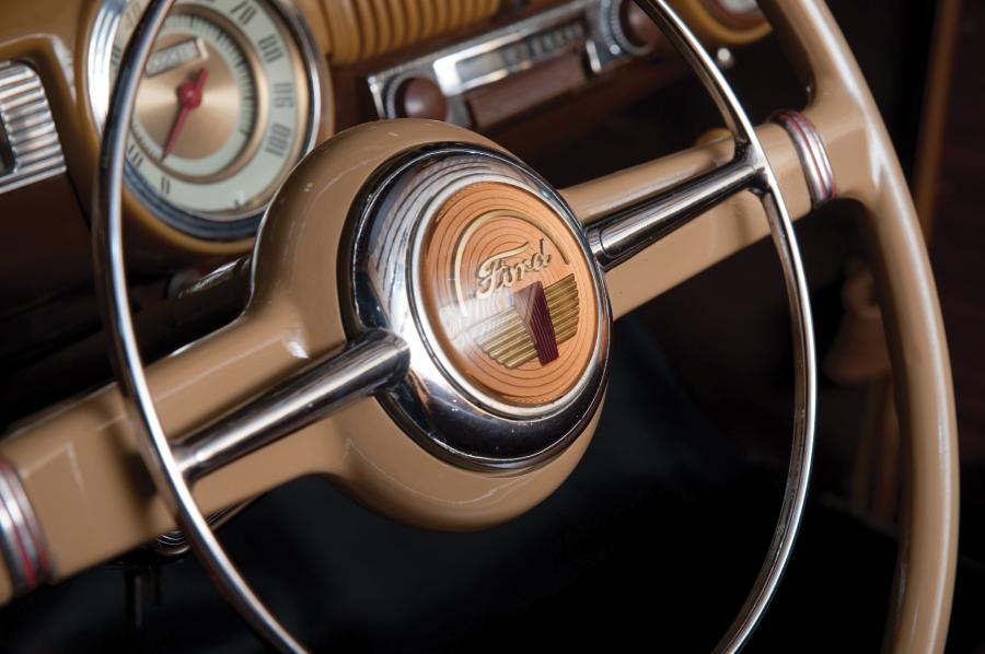  Ford Super DeLuxe Station Wagon 1942 года  (фото 18 из 31)
